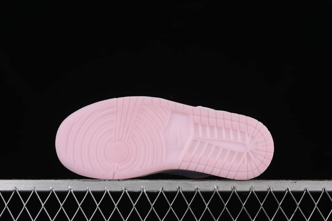 Ladies Pink AirJRDN Sneakers